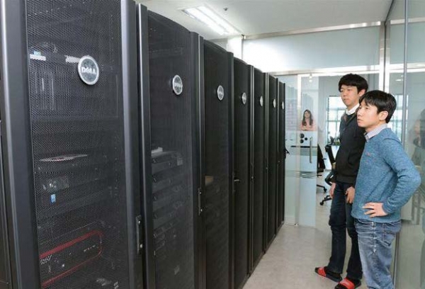 대전 본사의 전용슈퍼컴퓨터 “마하”, 규모가 커 청주, 용인, 서울 등에 분산되어 있다(자료: 신테카바이오 제공)