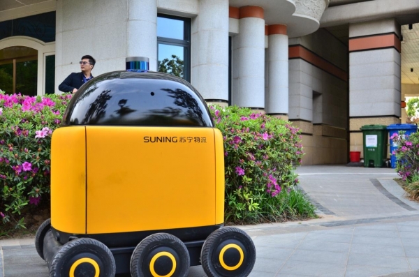 중국 쑤닝의 자율주행 배송로봇 (출처: 쑤닝)