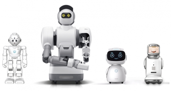 아마존의 AI 비서 ‘알렉사’를 지원하는 홈로봇 사례 (왼쪽부터 유비텍 링스, 에오루스봇, 오메이트 유미, 지한 산봇나노