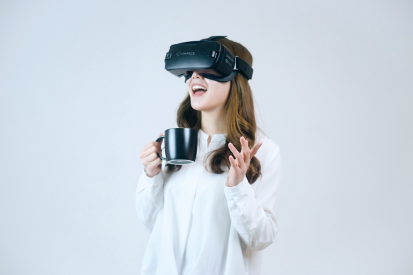 주력 제품인 ‘링크페이스’ (VR 고글)