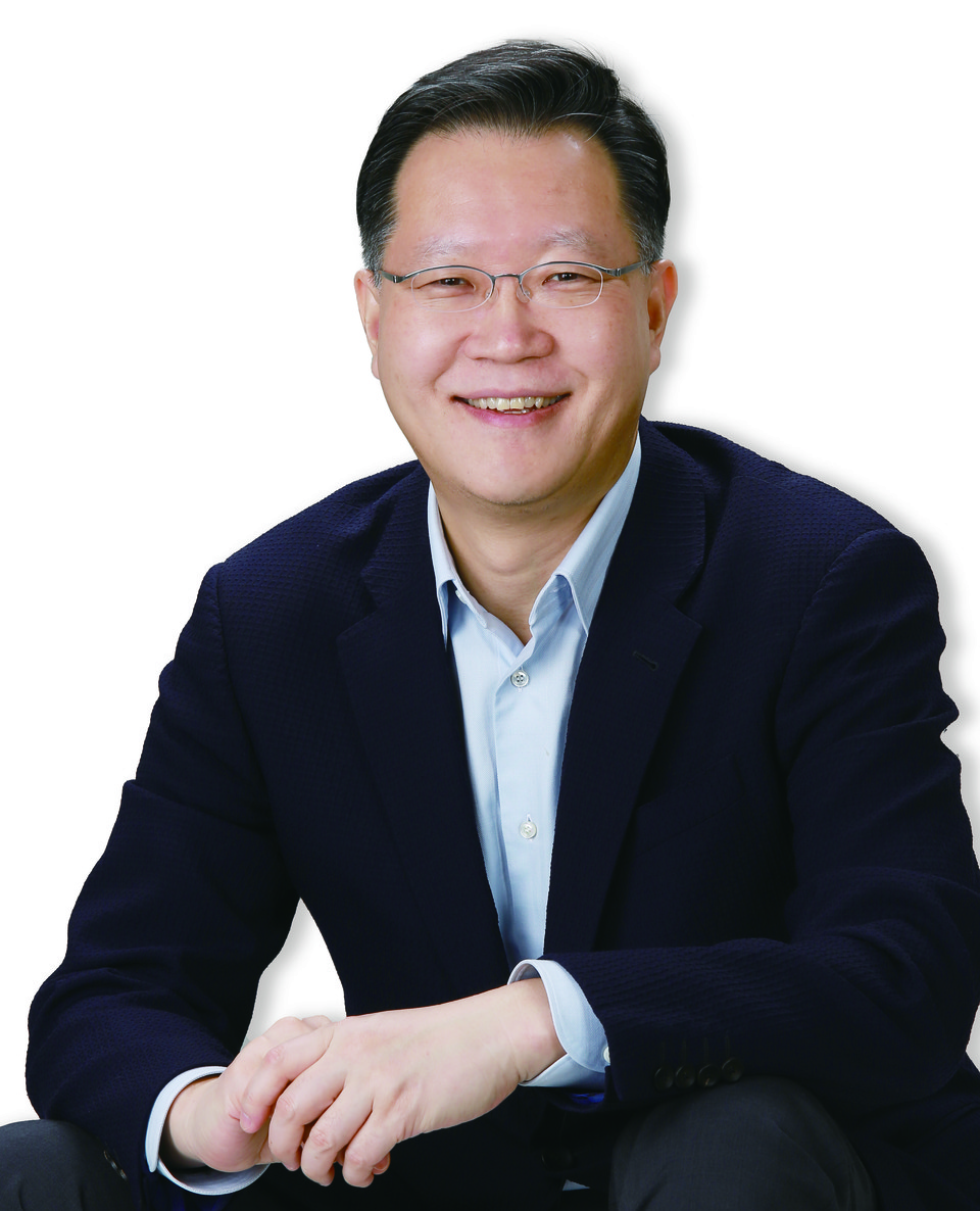 ‘엔슬파트너스’ 강영재 이사미국 프린스턴대학교 경제학 석·박사 학위를 취득했다. 금융감독자문위원회 금융IT분과 자문 위원, 하이트진로음료 대표이사를 역임했다. 현재 코이스라 시드 파트너스(Koisra Seed Partners) 공동대표, 히지노(Higino) 대표 컨설턴트로 활동 중이다.