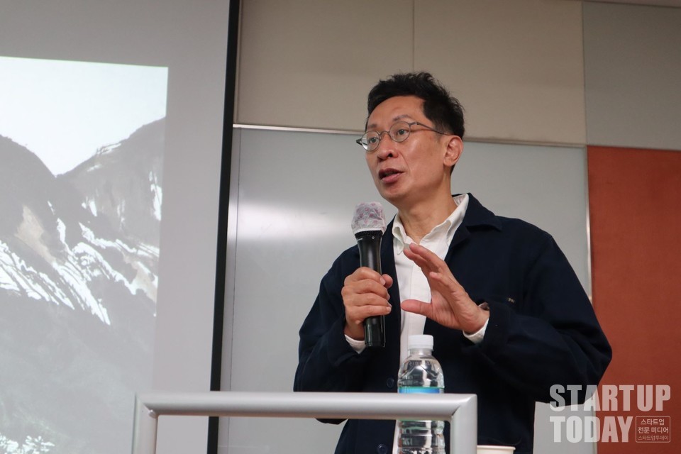 박영택 경기대 예술학과 교수는 8일 오전 서울 강남구 카이트타워 14층에서 열린 제372회 선명 부동산융합포럼에서 ‘한국 현대미술의 주목할 작품’을 주제로 강연했다