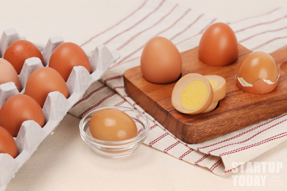 초란 유정란을 사용해 구운 계란. (사진= 월간계란)