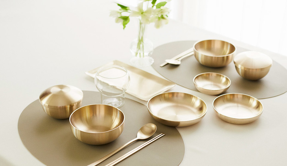 플라스마 진공증착 나노 유기는 한쿡스가 개발하고 인정받은 특허(제10-1701440. 특허권자 주식회사 한쿡스) 기술로 인체에 해를 끼치는 각종 세균들에 대해 항균력을 가진 기능성 박막 입자를 코팅함으로써 식기에 서식할 수 있는 세균들의 번식을 막고, 음식물에 존재하는 각종 산성 물질에 의해 식기가 부식되는 현상도 방지할 수 있는 기술이다. (사진=한쿡스)