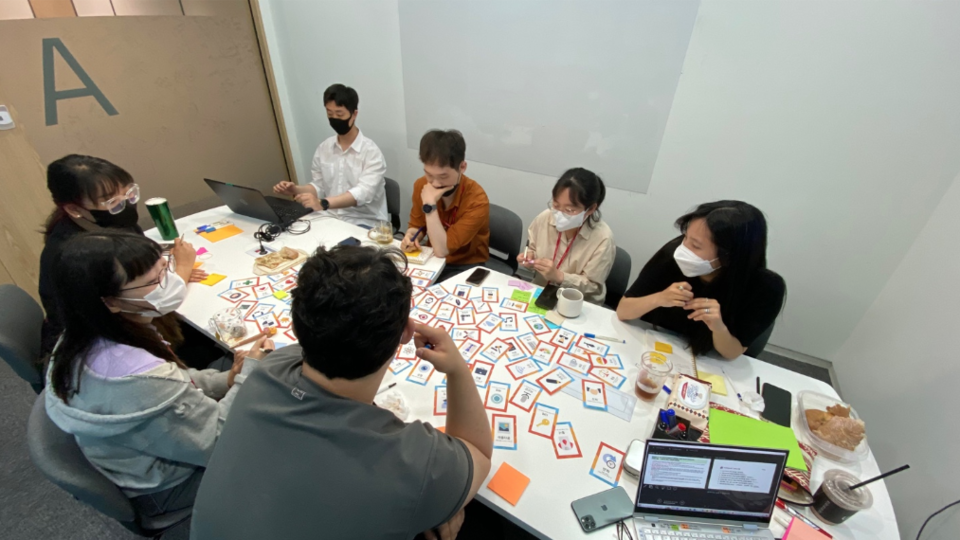 얼롱 팀원들이 일하는 모습(사진=얼롱)