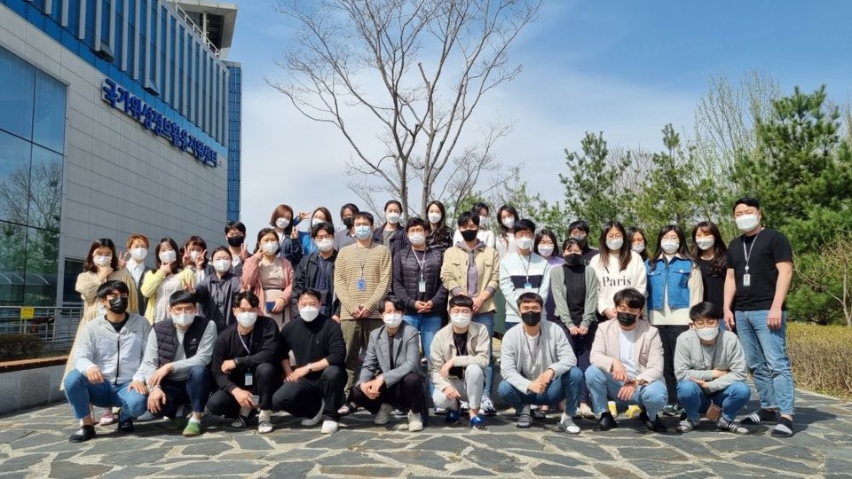 에스아이아이에스 직원들(사진=에스아이아이에스)