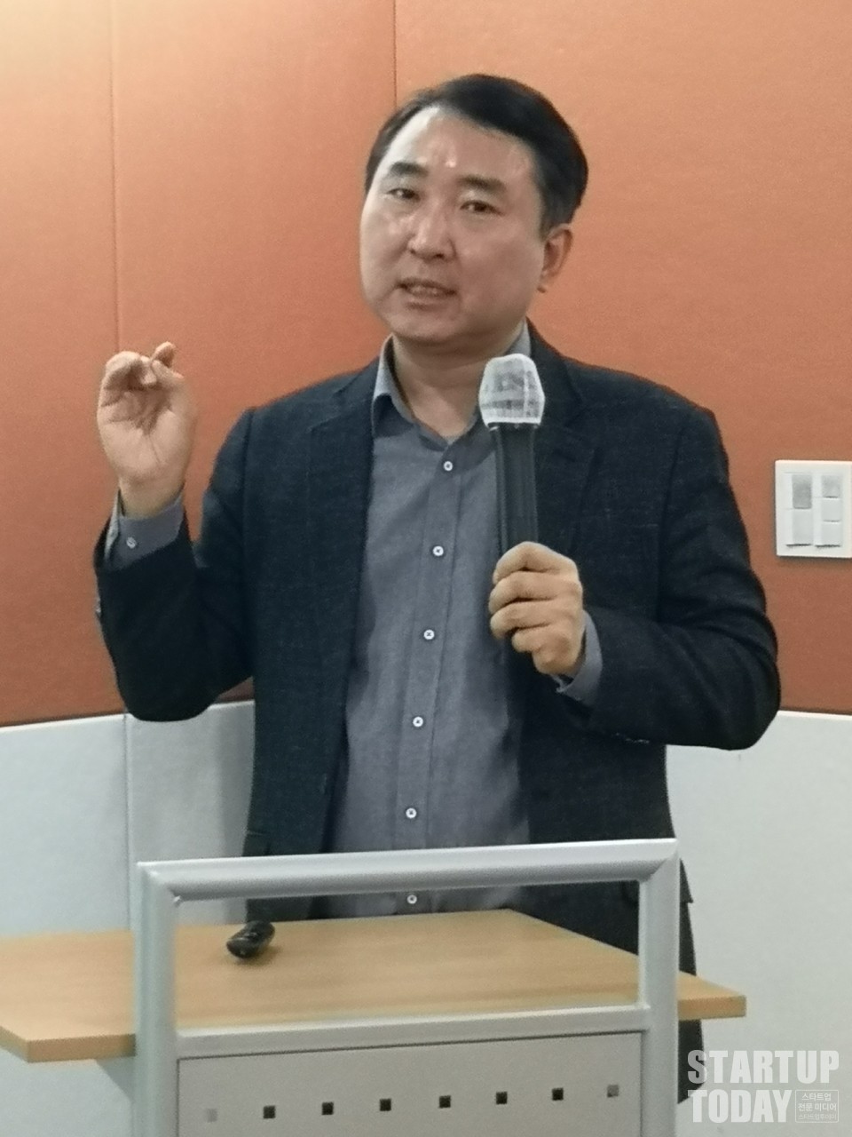 At the 263rd BTCN Venture Forum, Ahn Jung-soo, CEO of Pitch Solution, attended and held an investment briefing.