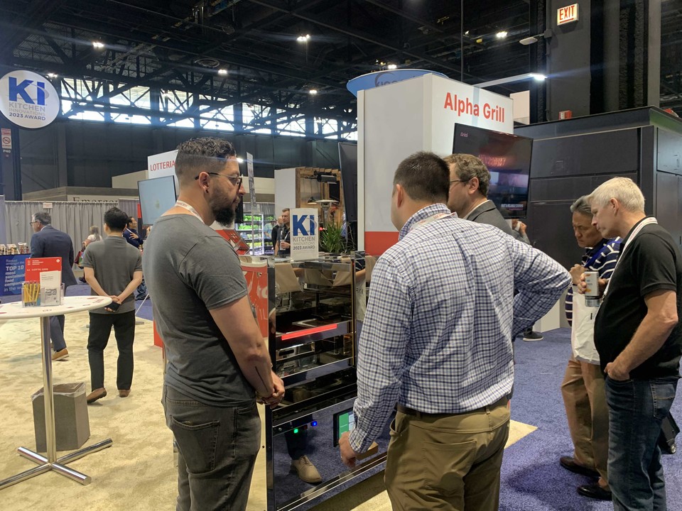 NRA 쇼 부스 관람객(사진=에니아이)