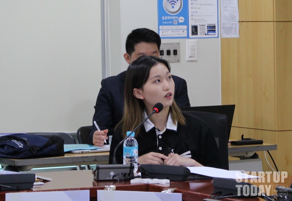 한국애니고 2학년에 재학 중인 백현이 미디즘 대표가 ‘창조기업 운영 성과와 바라는 점’을 주제로 1인 창업 운영 사례를 발표했다