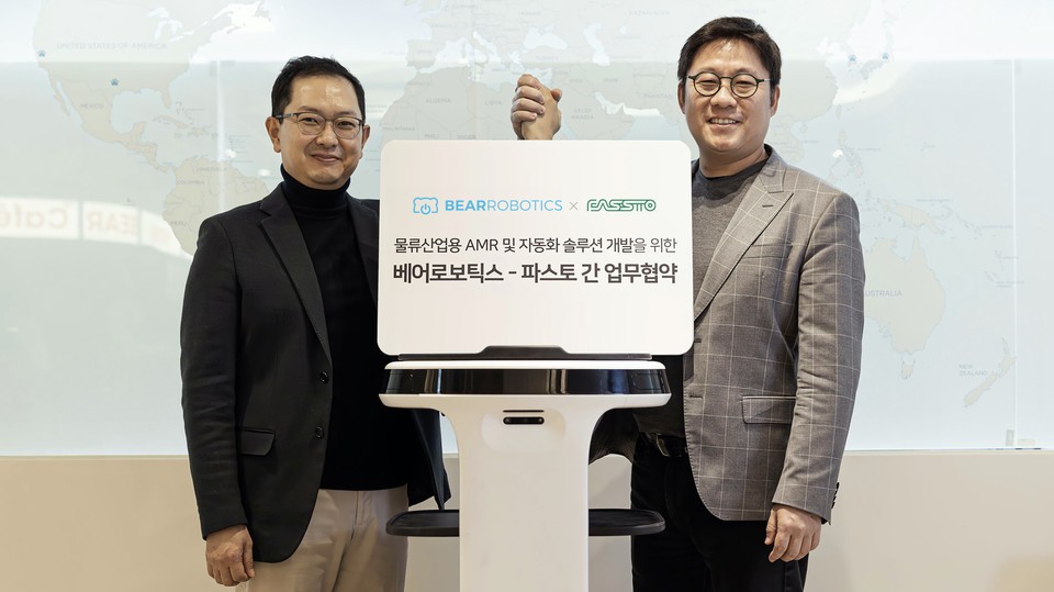 (왼쪽부터)파스토 홍종욱 대표, 베어로보틱스 하정우 대표(사진=베어로보틱스)