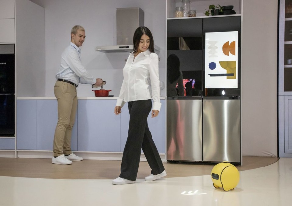 삼성전자는 연초 CES 2024에서 가정용 로봇 ‘볼리’를 공개했다(사진=삼성전자)
