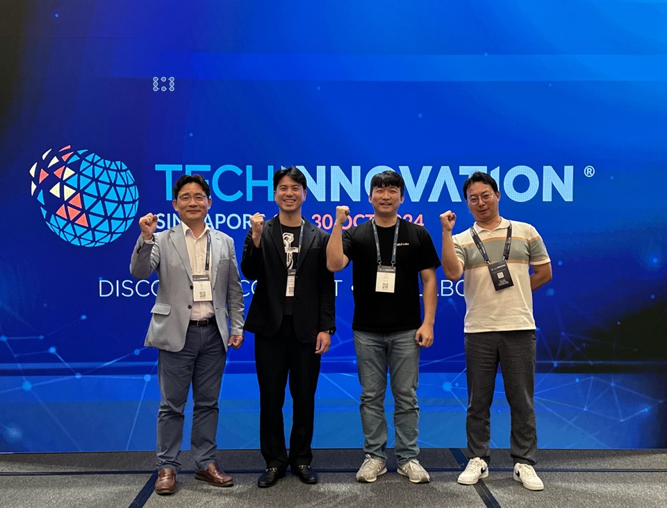 (왼쪽부터)인천창조경제혁신센터 이한섭 센터장, 에이트테크 류재호 이사, 에이블랩스 신상 대표, 인천창조경제혁신센터 성강일 팀장(사진=인천창조경제혁신센터)