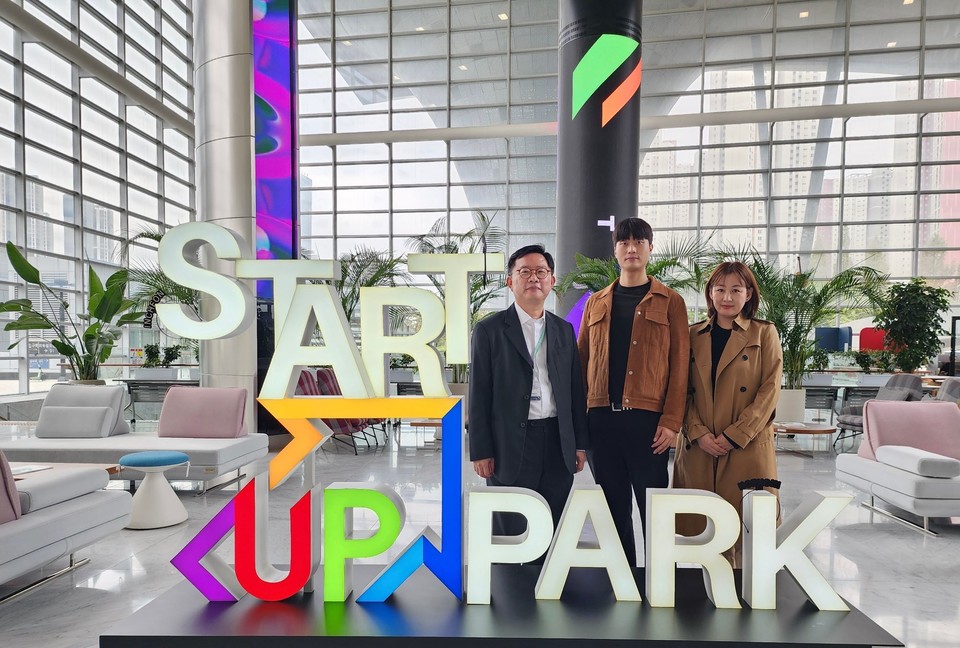 (왼쪽부터)나눔엔젤스 엄철현 대표, 스페이스점프 배상일 대표, 나눔엔젤스 최예은 상무(사진=스페이스점프)