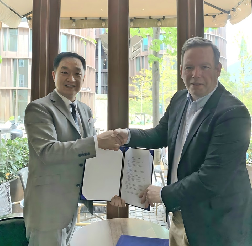 (왼쪽부터)메텍홀딩스 스티브 김 CSO와 덴마크 BLF 스테펜 룬드 디렉터(사진=메텍홀딩스)