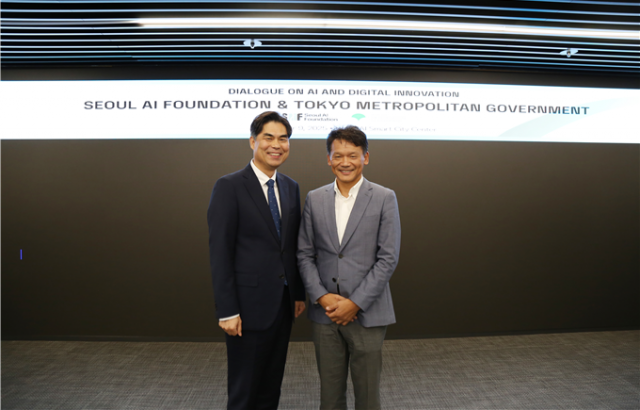 (왼쪽부터)서울AI재단 김만기 이사장, 도교토 미야사키 마나부 부지사(사진=서울AI재단)